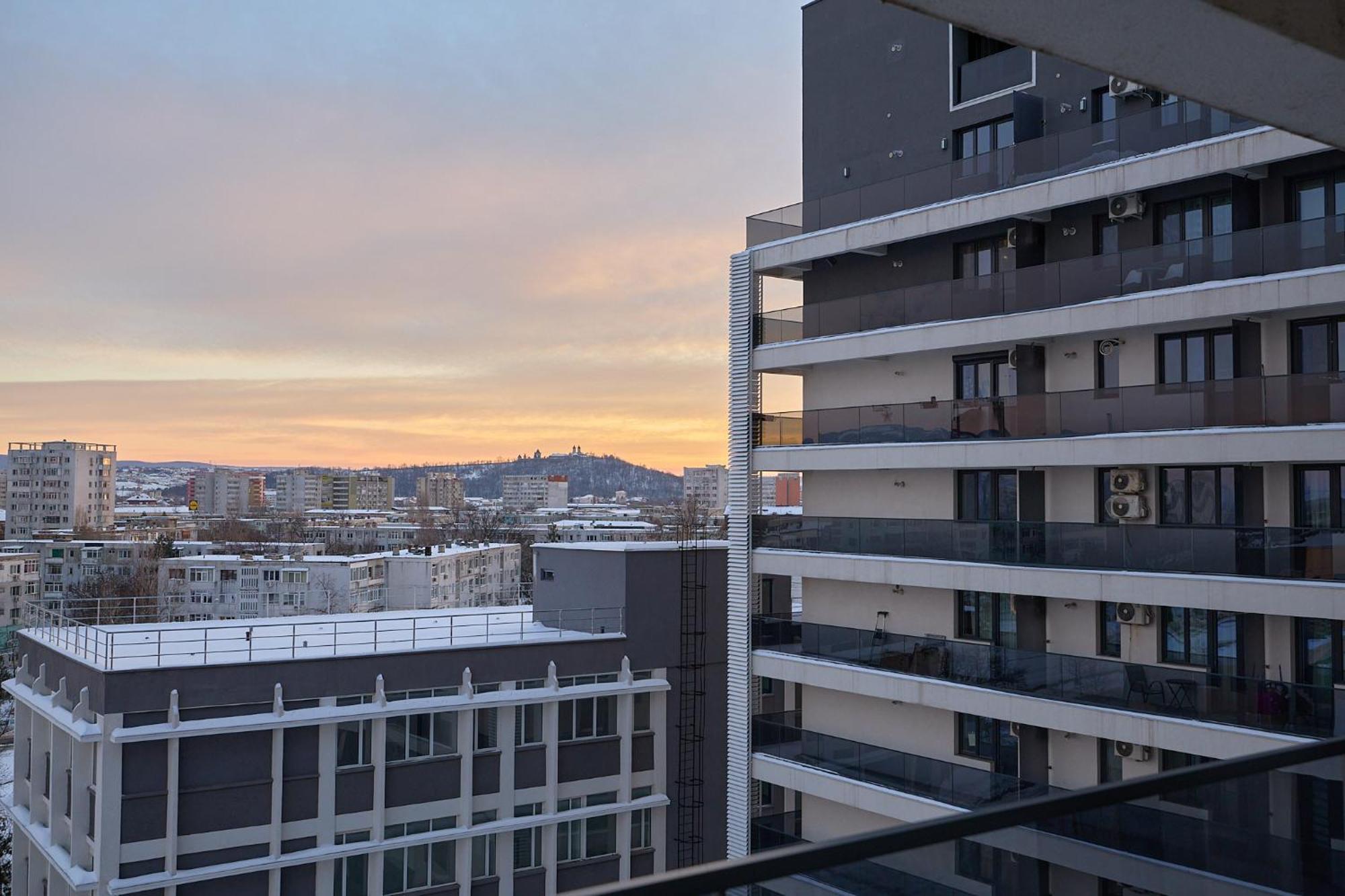 Cozy Collection Apartments At Palas Mall Iasi Exterior photo