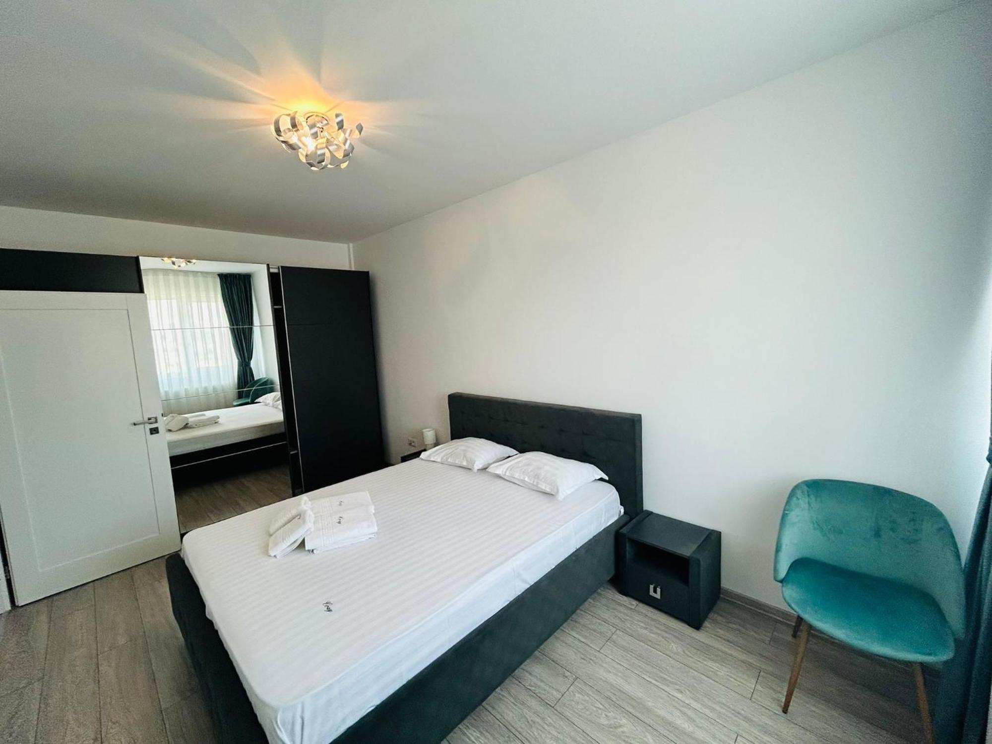 Cozy Collection Apartments At Palas Mall Iasi Exterior photo