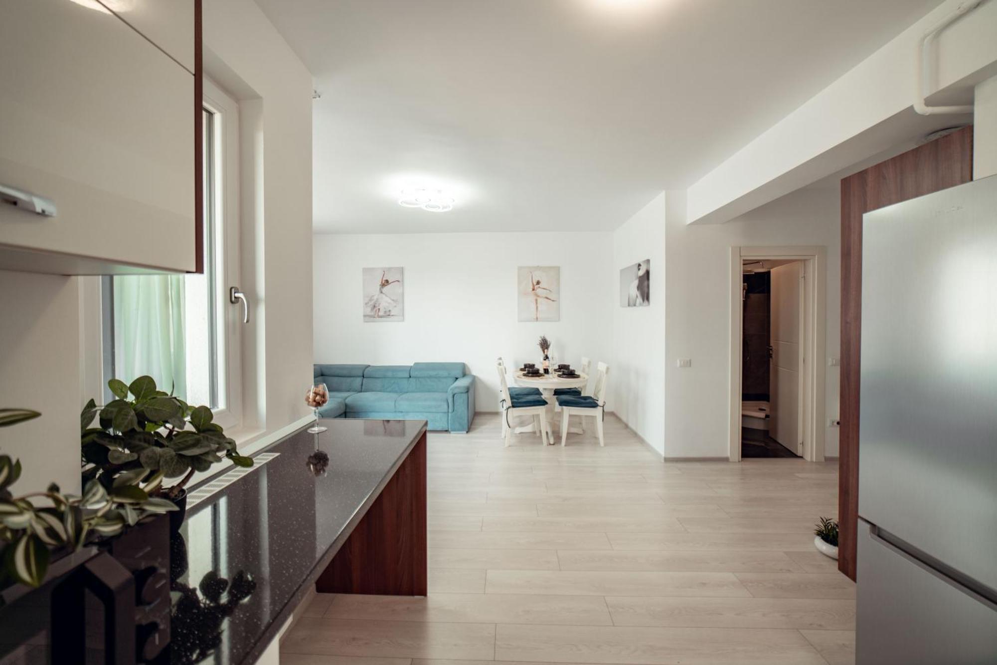 Cozy Collection Apartments At Palas Mall Iasi Exterior photo