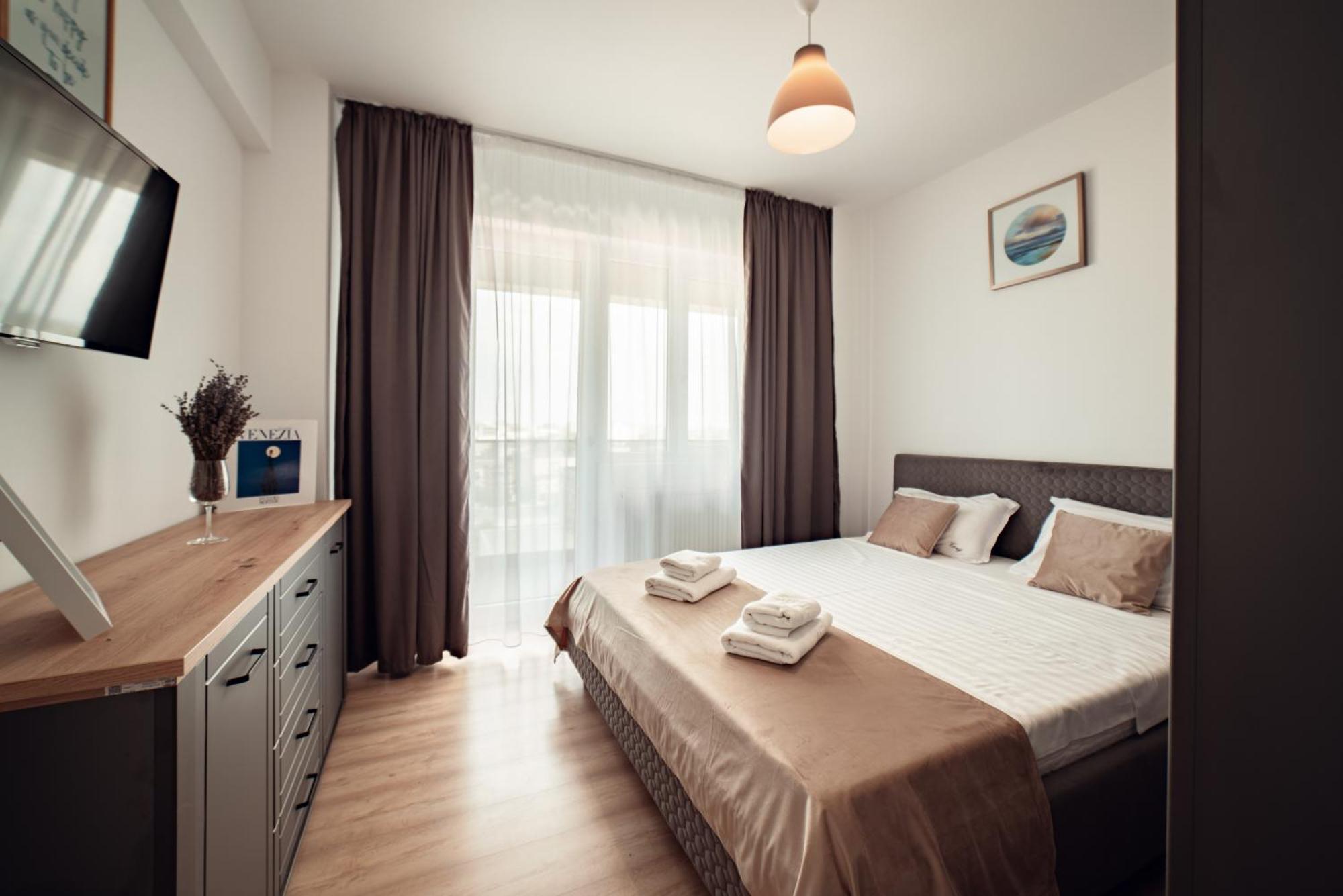 Cozy Collection Apartments At Palas Mall Iasi Exterior photo